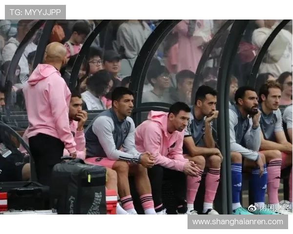 苏亚雷斯与梅西的合作竞争双重关系解析