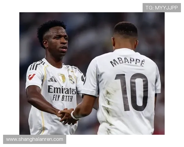 皇马战舰内部裂痕:战术争议与新援迷失,欧冠霸业或成梦幻泡影? 皇马战舰内部裂痕:战术争议与新援迷失,欧冠霸业或成梦幻泡影?