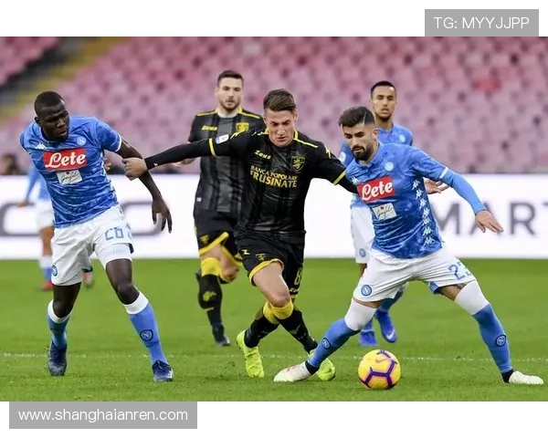 那不勒斯俱乐部运营争议持续发酵,已对球队赛季稳定性及竞争格局形成实质影响 那不勒斯俱乐部运营争议持续发酵,已对球队赛季稳定性及竞争格局形成实质影响